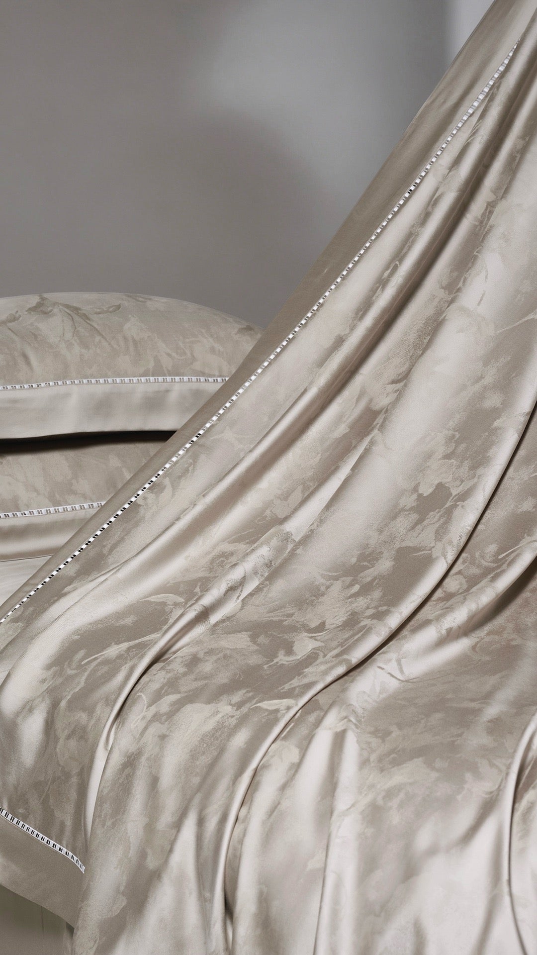 Jacquard TENCEL™ Lyocell Bedding Set – Balanced Art