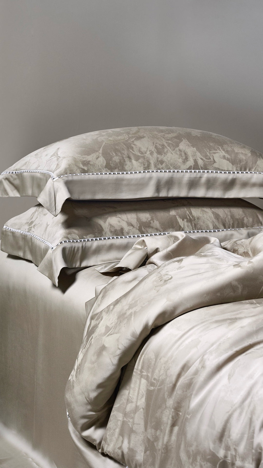 Jacquard TENCEL™ Lyocell Bedding Set – Balanced Art