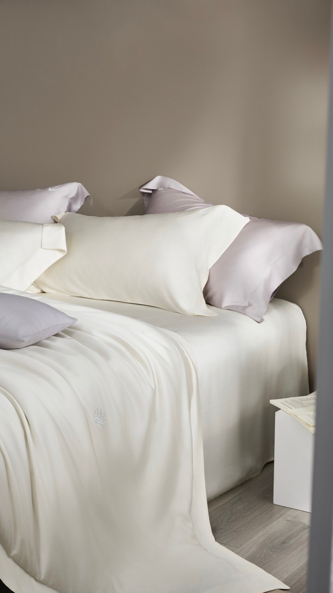 Luxury TENCEL™ Lyocell Bedding Set – Soft, Breathable & Elegant Signature Ivory
