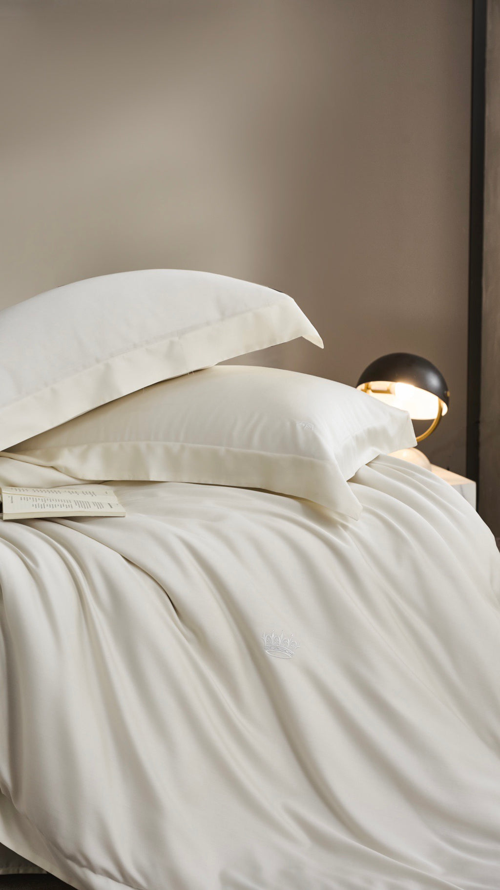 Luxury TENCEL™ Lyocell Bedding Set – Soft, Breathable & Elegant Signature Ivory