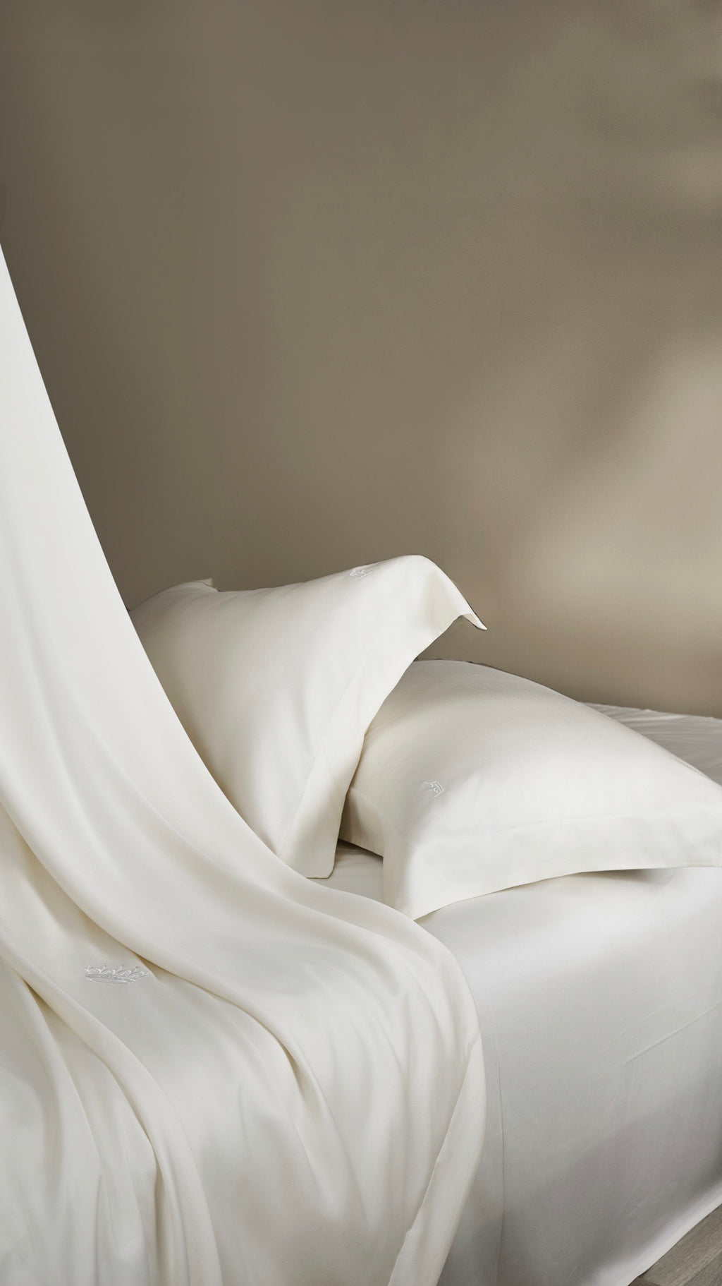 Luxury TENCEL™ Lyocell Bedding Set – Soft, Breathable & Elegant Signature Ivory
