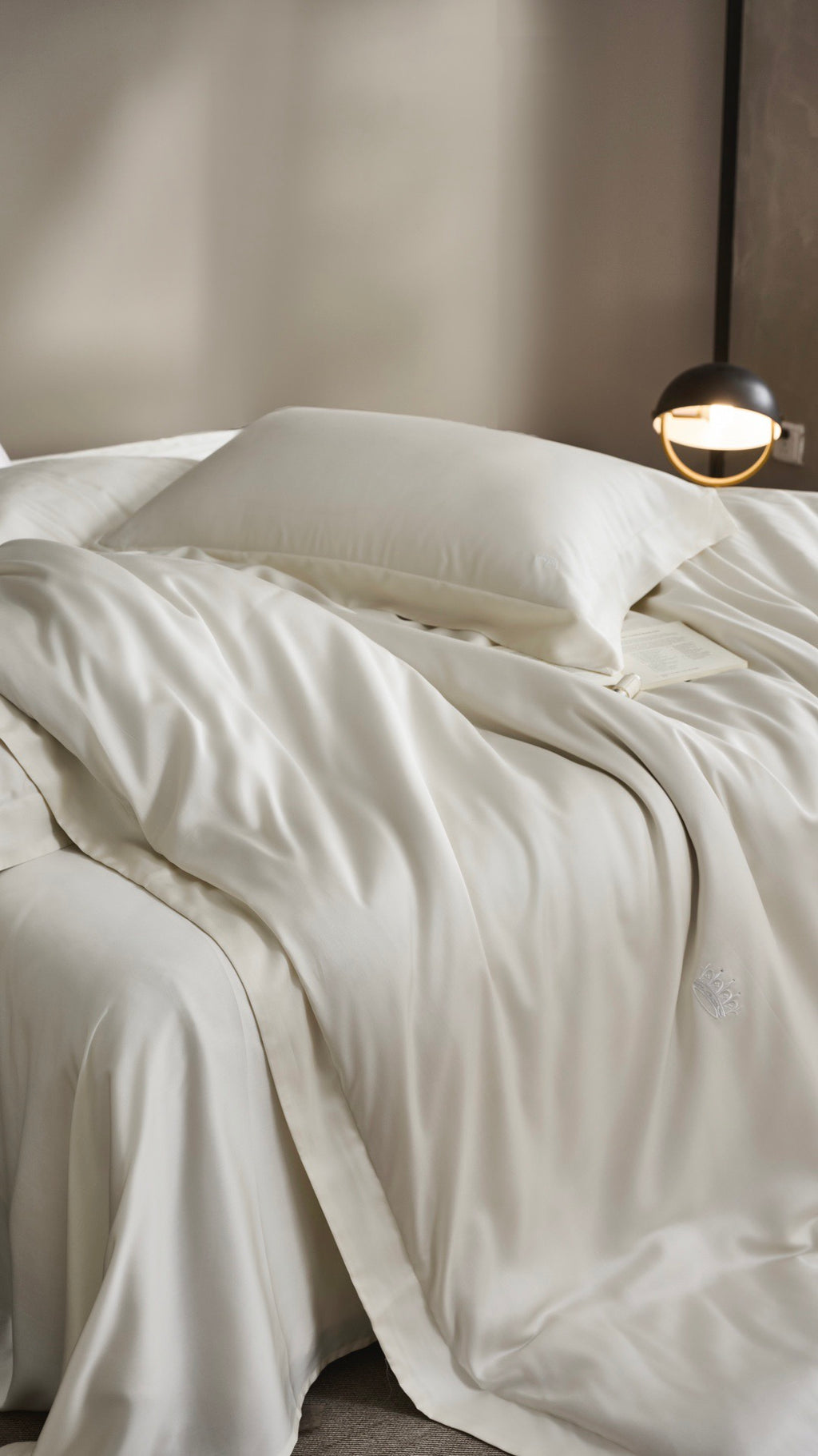 Luxury TENCEL™ Lyocell Bedding Set – Soft, Breathable & Elegant Signature Ivory
